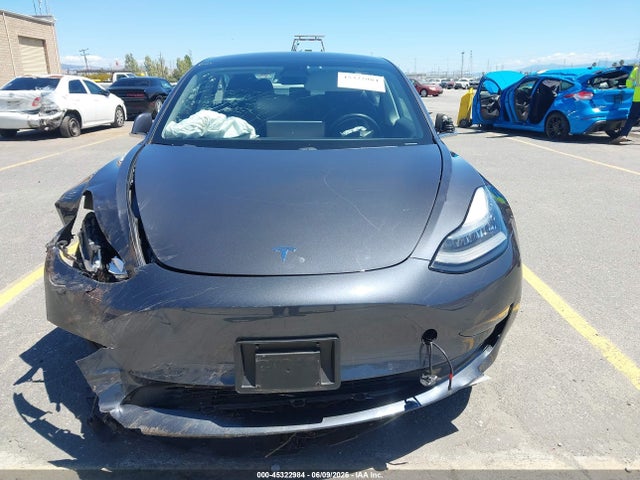 Tesla Model 3 Long Range/mid Range 2018 5YJ3E1EAXJF045309 Image 13
