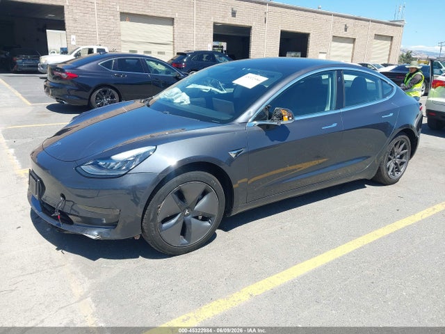 Tesla Model 3 Long Range/mid Range 2018 5YJ3E1EAXJF045309 Image 2