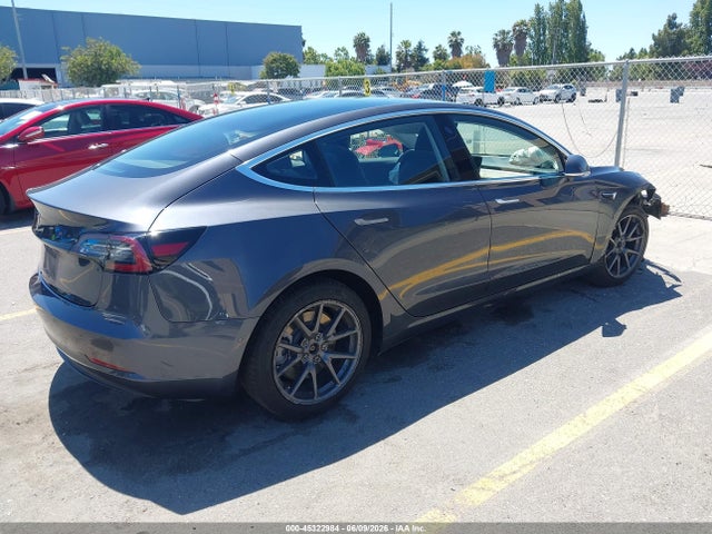 Tesla Model 3 Long Range/mid Range 2018 5YJ3E1EAXJF045309 Image 4