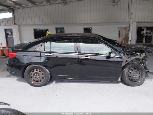 45323035 :رقم المزاد ، 1C3CCBABXCN222668 vin ، 2012 Chrysler 200 Lx مزاد بيع