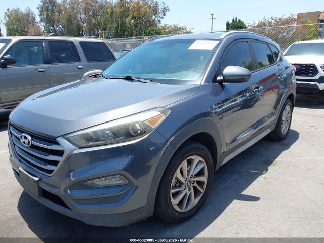 Hyundai TUCSON SE 2017 KM8J33A40HU564441 Image 2