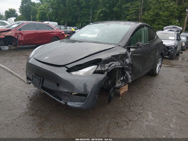 Продажа на аукционе авто 2024 Tesla Model Y Long Range Dual Motor All-wheel Drive, vin: 7SAYGDEEXRA220657, номер лота: 45323182
