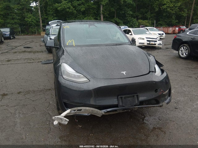 Продажа на аукционе авто 2024 Tesla Model Y Long Range Dual Motor All-wheel Drive, vin: 7SAYGDEEXRA220657, номер лота: 45323182