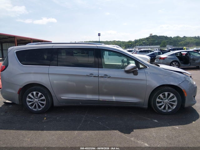Продаж на аукціоні авто 2018 Chrysler Pacifica Touring L, vin: 2C4RC1BG5JR115697, номер лоту: 45323264