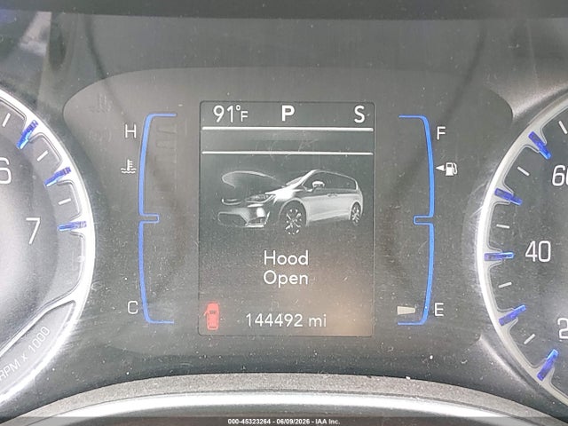 Продаж на аукціоні авто 2018 Chrysler Pacifica Touring L, vin: 2C4RC1BG5JR115697, номер лоту: 45323264