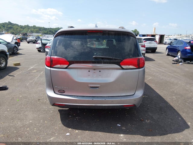 Продаж на аукціоні авто 2018 Chrysler Pacifica Touring L, vin: 2C4RC1BG5JR115697, номер лоту: 45323264