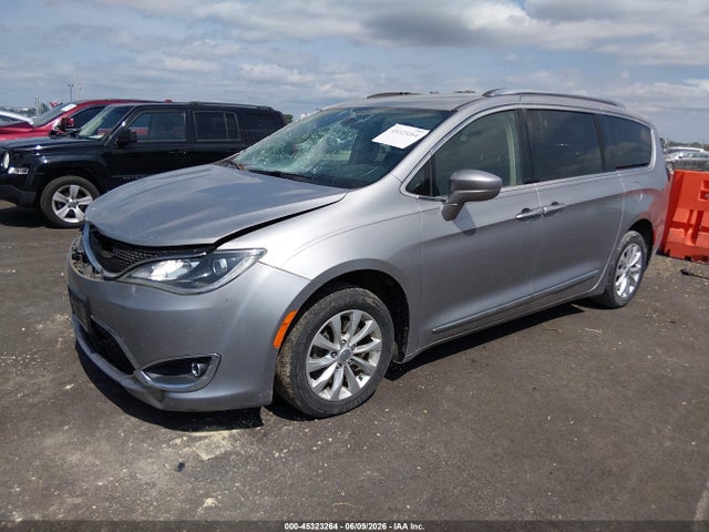 Продаж на аукціоні авто 2018 Chrysler Pacifica Touring L, vin: 2C4RC1BG5JR115697, номер лоту: 45323264