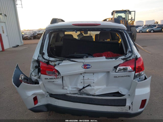 45323266 :رقم المزاد ، 4S4BRCCC2D1212044 vin ، 2013 Subaru Outback 2.5i Premium مزاد بيع