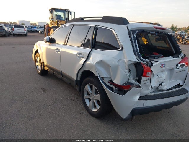 45323266 :رقم المزاد ، 4S4BRCCC2D1212044 vin ، 2013 Subaru Outback 2.5i Premium مزاد بيع