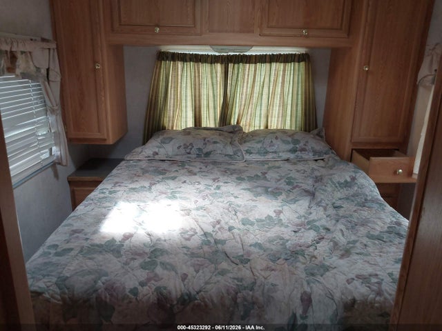 2001 Workhorse Custom Chassis Motorhome Chassis P3500 მანქანა იყიდება აუქციონზე, vin: 5B4KP57GX13331968, აუქციონის ნომერი: 45323292