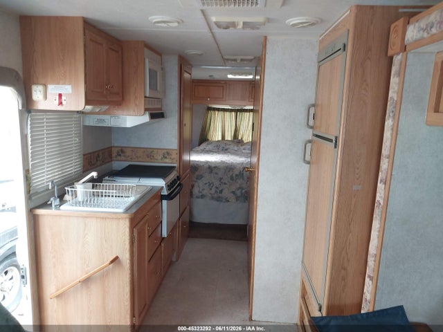 2001 Workhorse Custom Chassis Motorhome Chassis P3500 მანქანა იყიდება აუქციონზე, vin: 5B4KP57GX13331968, აუქციონის ნომერი: 45323292