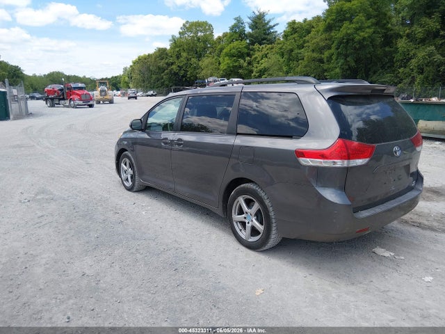 Aukcja sprzedaży 2011 Toyota Sienna Le, vin: 5TDJK3DCXBS015223, numer aukcji: 45323311