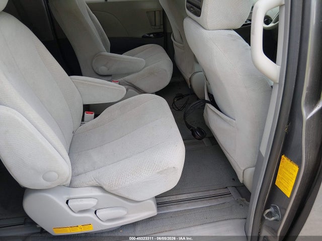 Aukcja sprzedaży 2011 Toyota Sienna Le, vin: 5TDJK3DCXBS015223, numer aukcji: 45323311