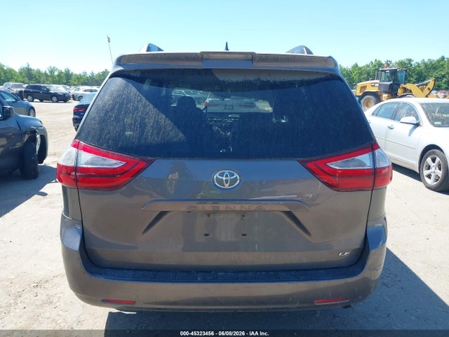 Toyota Sienna Le 8 Passenger 2018 5TDKZ3DC6JS921285 Image 14