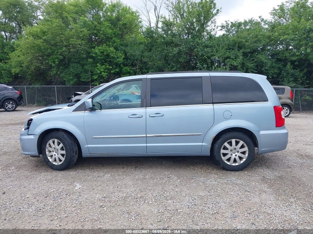 45323667 :رقم المزاد ، 2C4RC1BG0DR596723 vin ، 2013 Chrysler Town & Country Touring مزاد بيع