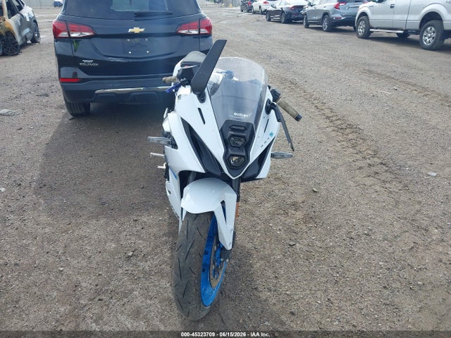 45323709 :رقم المزاد ، JS1EM13B5T7100985 vin ، 2026 Suzuki Gsx800 F مزاد بيع