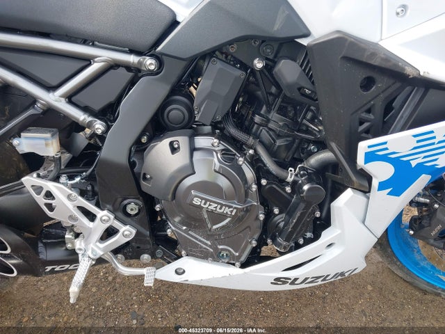 45323709 :رقم المزاد ، JS1EM13B5T7100985 vin ، 2026 Suzuki Gsx800 F مزاد بيع