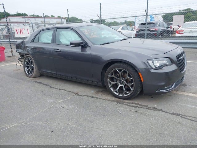 45323778 :رقم المزاد ، 2C3CCABG3FH786874 vin ، 2015 Chrysler 300 300s مزاد بيع