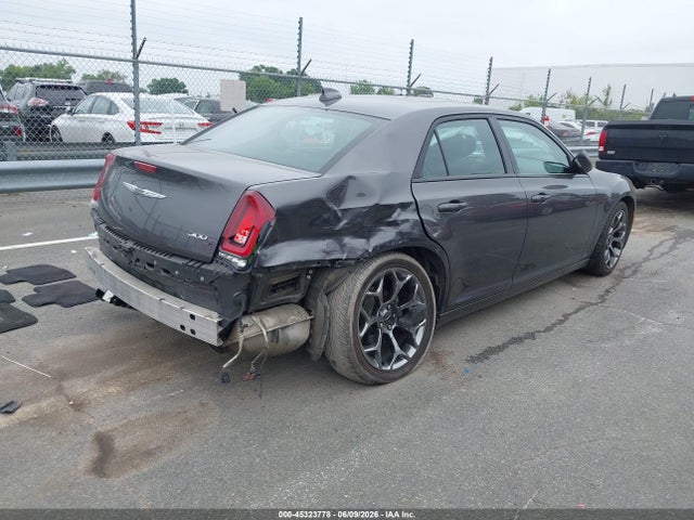 45323778 :رقم المزاد ، 2C3CCABG3FH786874 vin ، 2015 Chrysler 300 300s مزاد بيع