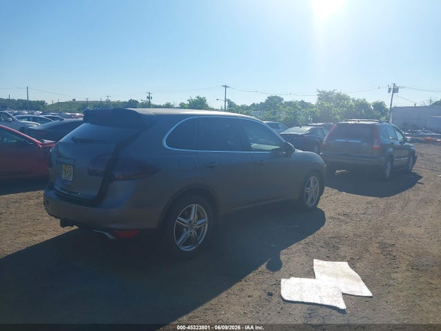 45323801 :رقم المزاد ، WP1AB2A22DLA80513 vin ، 2013 Porsche Cayenne S مزاد بيع