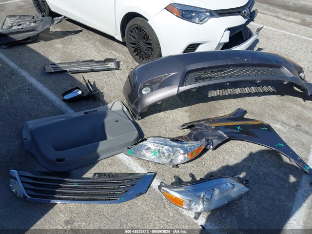 45323812 :رقم المزاد ، 5TDDK3DC1ES084352 vin ، 2014 Toyota Sienna Xle 7 Passenger مزاد بيع