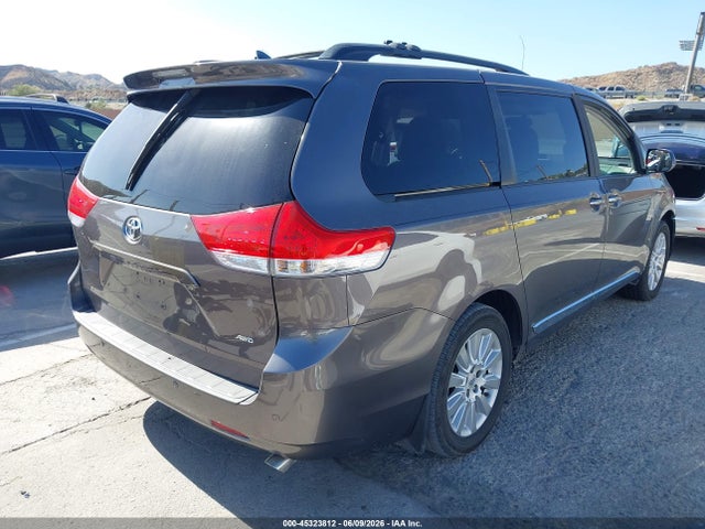45323812 :رقم المزاد ، 5TDDK3DC1ES084352 vin ، 2014 Toyota Sienna Xle 7 Passenger مزاد بيع