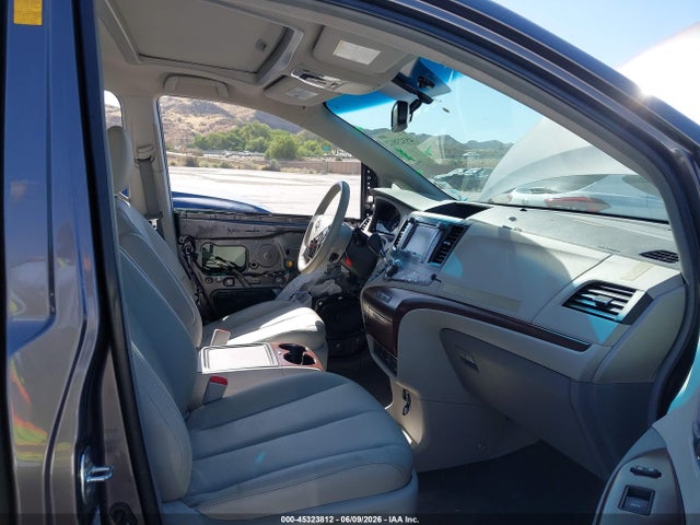 45323812 :رقم المزاد ، 5TDDK3DC1ES084352 vin ، 2014 Toyota Sienna Xle 7 Passenger مزاد بيع
