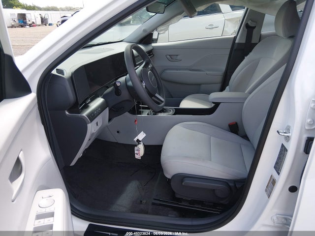 45323824 :رقم المزاد ، KM8HA3AB2SU237694 vin ، 2025 Hyundai Kona Se مزاد بيع