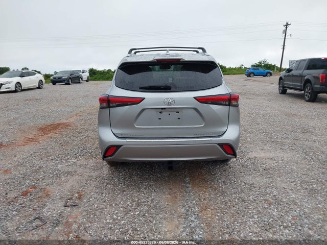 Toyota Highlander Platinum 2022 5TDFZRBH6NS199129 Image 16