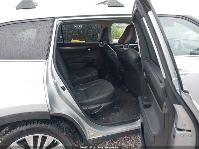 Toyota Highlander Platinum 2022 5TDFZRBH6NS199129 Image 8