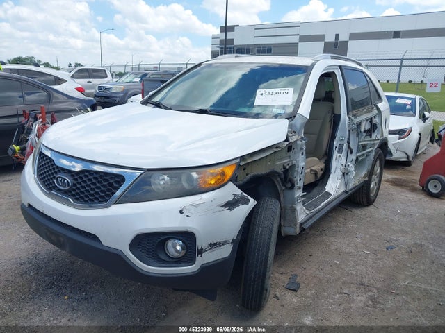 45323939 :رقم المزاد ، 5XYKT4A13BG109936 vin ، 2011 Kia Sorento Lx مزاد بيع