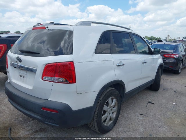 45323939 :رقم المزاد ، 5XYKT4A13BG109936 vin ، 2011 Kia Sorento Lx مزاد بيع