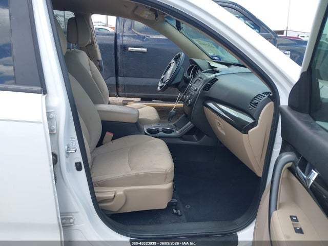 45323939 :رقم المزاد ، 5XYKT4A13BG109936 vin ، 2011 Kia Sorento Lx مزاد بيع