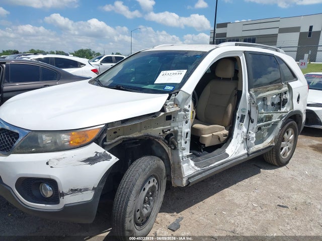 45323939 :رقم المزاد ، 5XYKT4A13BG109936 vin ، 2011 Kia Sorento Lx مزاد بيع