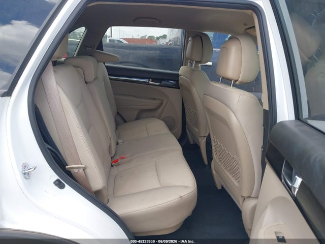 45323939 :رقم المزاد ، 5XYKT4A13BG109936 vin ، 2011 Kia Sorento Lx مزاد بيع