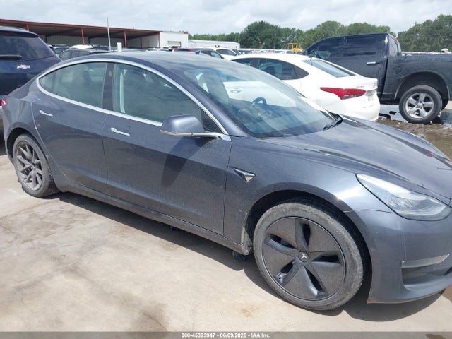 Tesla Model 3 Long Range/mid Range 2018 5YJ3E1EA2JF158221 Image 12
