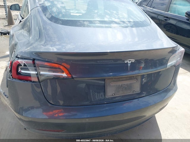 Tesla Model 3 Long Range/mid Range 2018 5YJ3E1EA2JF158221 Image 15
