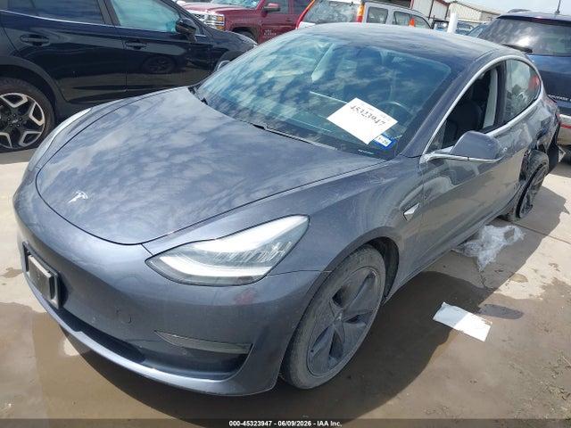 Tesla Model 3 Long Range/mid Range 2018 5YJ3E1EA2JF158221 Image 2