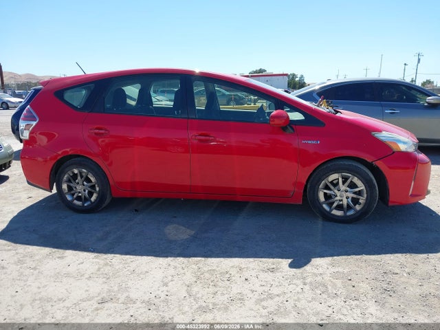 Toyota Prius V Three 2015 JTDZN3EU0FJ030480 Image 13