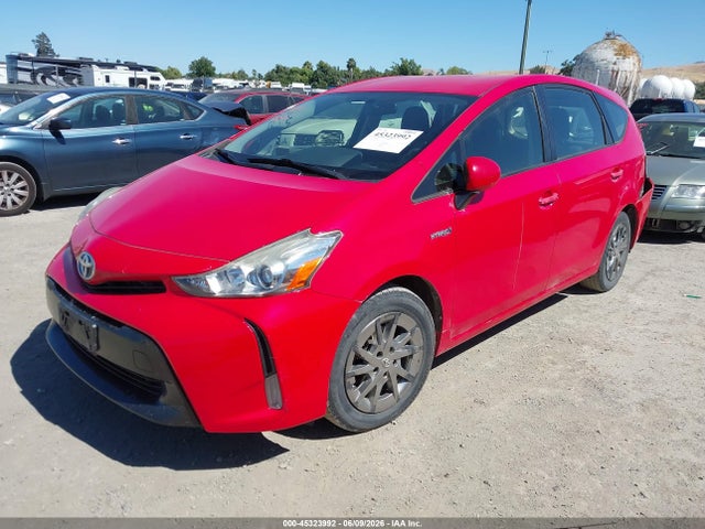 Toyota Prius V Three 2015 JTDZN3EU0FJ030480 Image 2