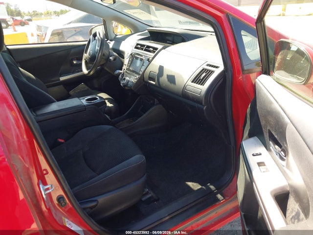 Toyota Prius V Three 2015 JTDZN3EU0FJ030480 Image 5