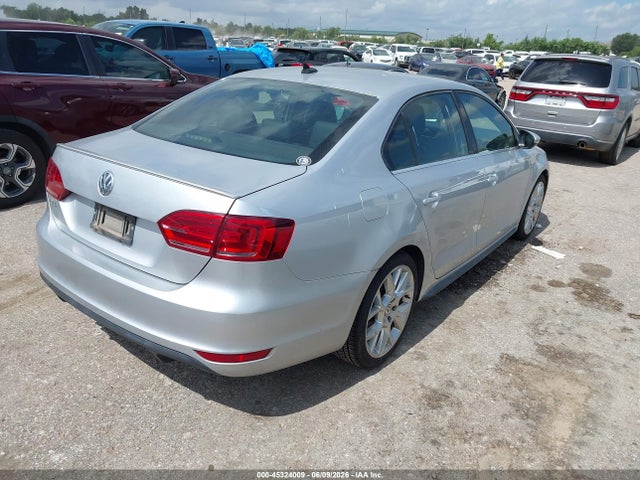 2014 Volkswagen Jetta Gli Edition 30 მანქანა იყიდება აუქციონზე, vin: 3VW4S7AJ7EM336189, აუქციონის ნომერი: 45324009