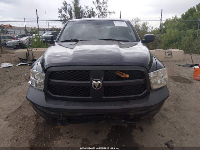 1C6RR7KG2JS294207 RAM 1500 Tradesman 4x4 5&#039;7 Box