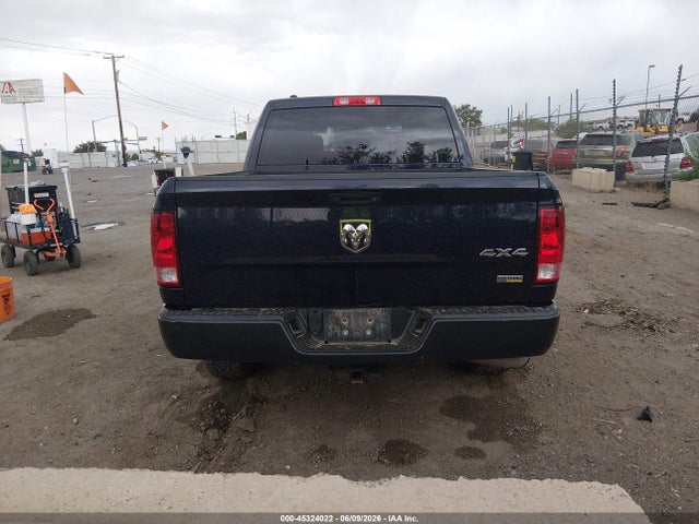 1C6RR7KG2JS294207 RAM 1500 Tradesman 4x4 5&#039;7 Box