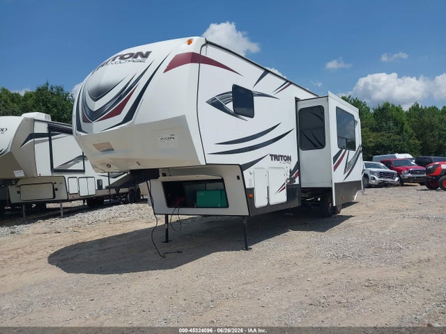 Dutchman Travel Trlr 2017 4YDF34527HZ990779 Image 2