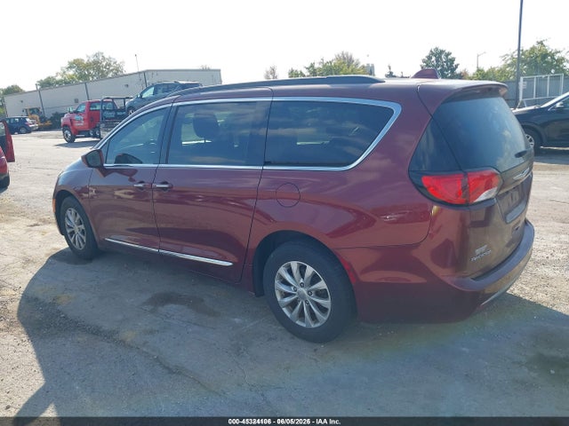 2017 Chrysler Pacifica Touring-l მანქანა იყიდება აუქციონზე, vin: 2C4RC1BG0HR703050, აუქციონის ნომერი: 45324106