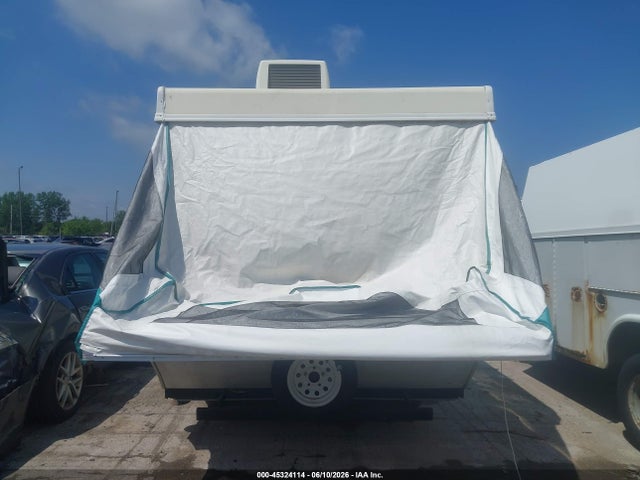 45324114 :رقم المزاد ، 4X4CFM4124D257059 vin ، 2004 Forest River Rockwood Freedom مزاد بيع