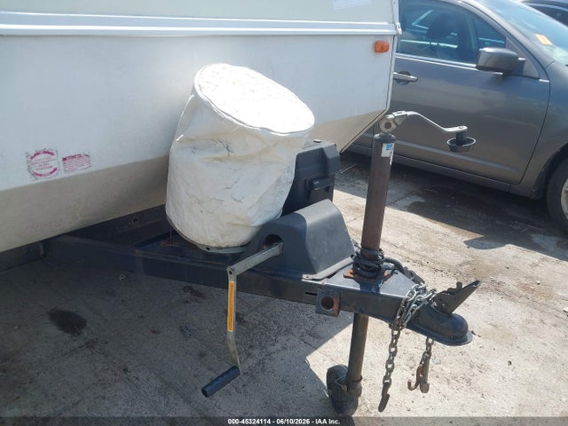45324114 :رقم المزاد ، 4X4CFM4124D257059 vin ، 2004 Forest River Rockwood Freedom مزاد بيع