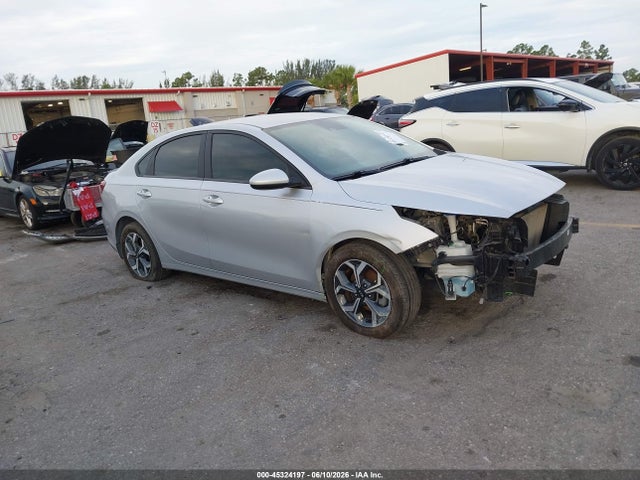 45324197 :رقم المزاد ، 3KPF24AD1ME344849 vin ، 2021 Kia Forte Lxs مزاد بيع