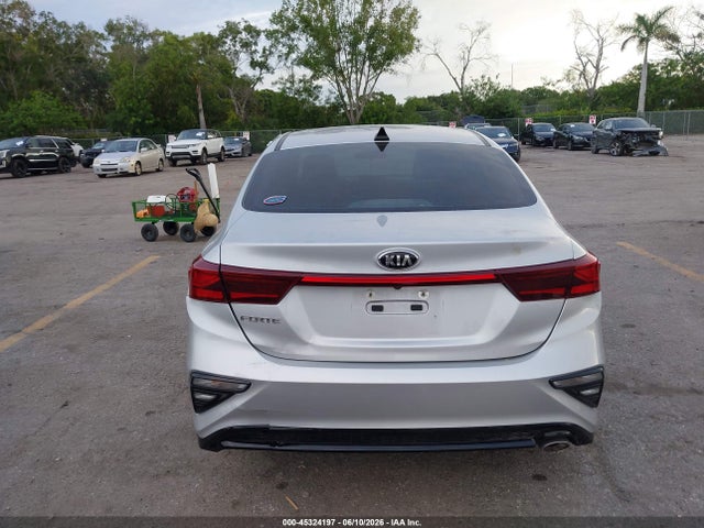 45324197 :رقم المزاد ، 3KPF24AD1ME344849 vin ، 2021 Kia Forte Lxs مزاد بيع